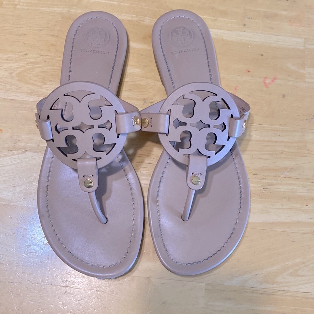 SOLD Authentic Tory Burch miller sandals🎀🎀🎀